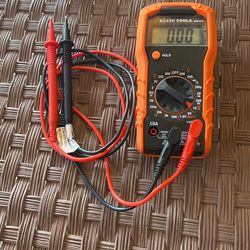 Klein Tools Ac/Dc Voltage Meter