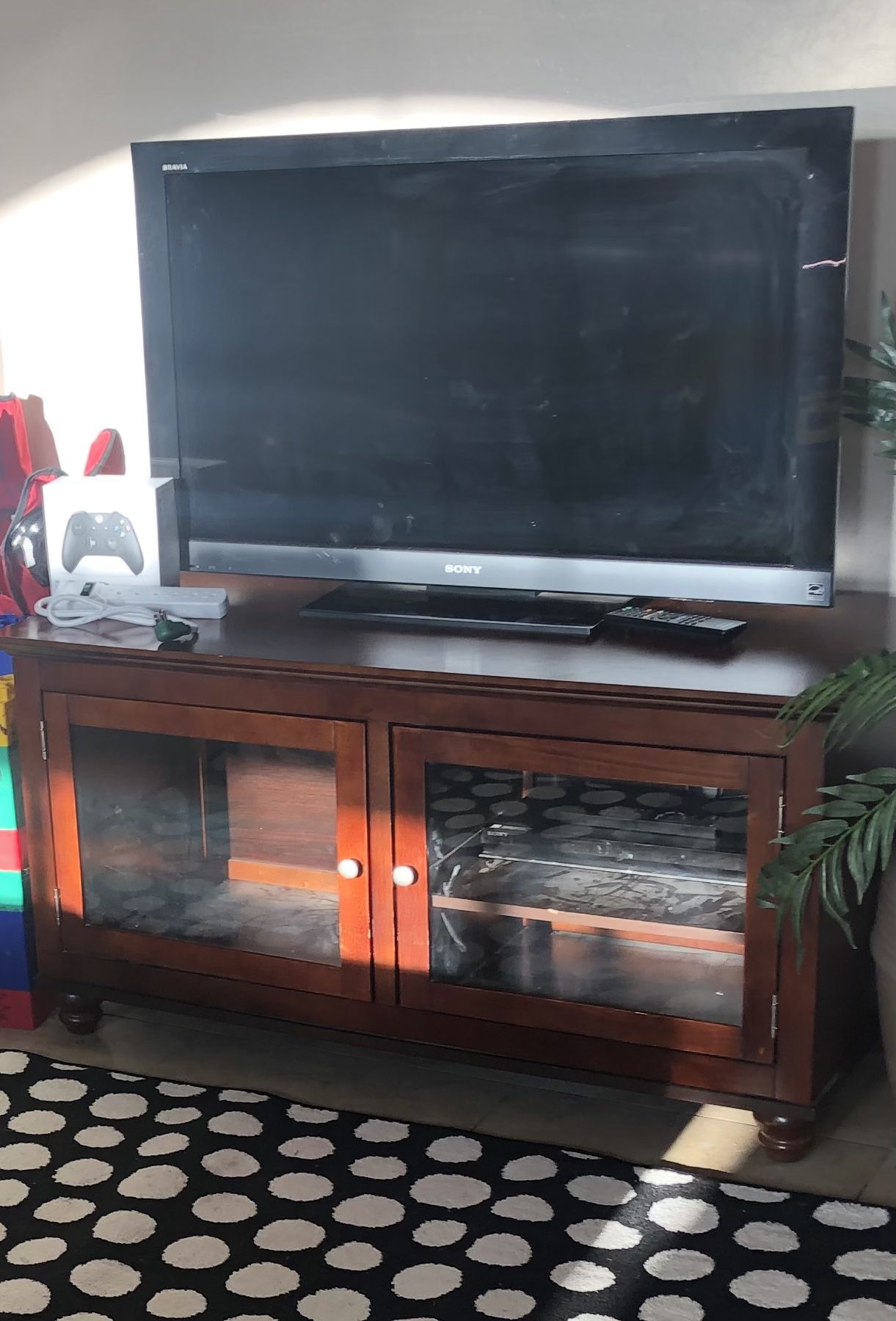 Tv Entertainment Stand Cherry Wood With Two Doors 