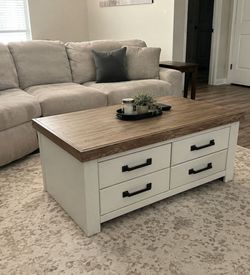 Wooden Storage Coffee Table w/ 4-Drawers
*New - Delivery*