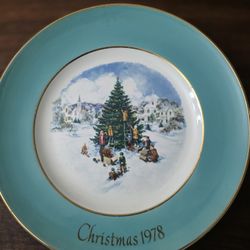 Wedgwood Avon Christmas Plate