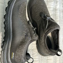 Keen Woman Shoes (size7)