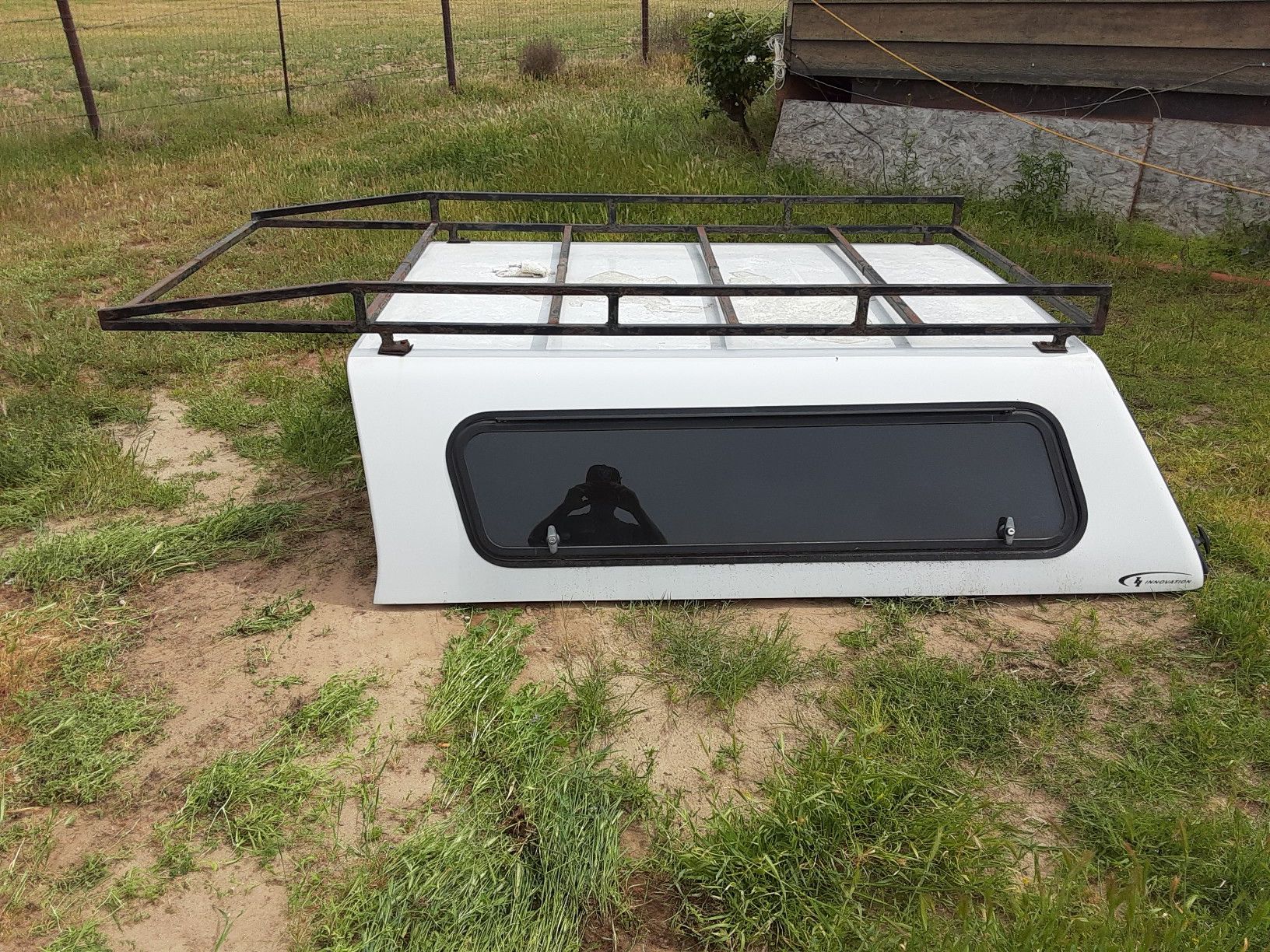 2018 ( Snug Top Camper shell ). / Innovation for Sale in Bakersfield