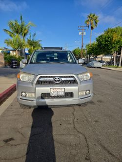 Toyota 4Runner SUV Silver 2011 perfect condition