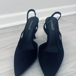 ShoeDazzle  Brit Sling-Back Flared Pump Heels