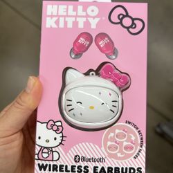 NWT Hello Kitty Bluetooth Wireless Earbuds 