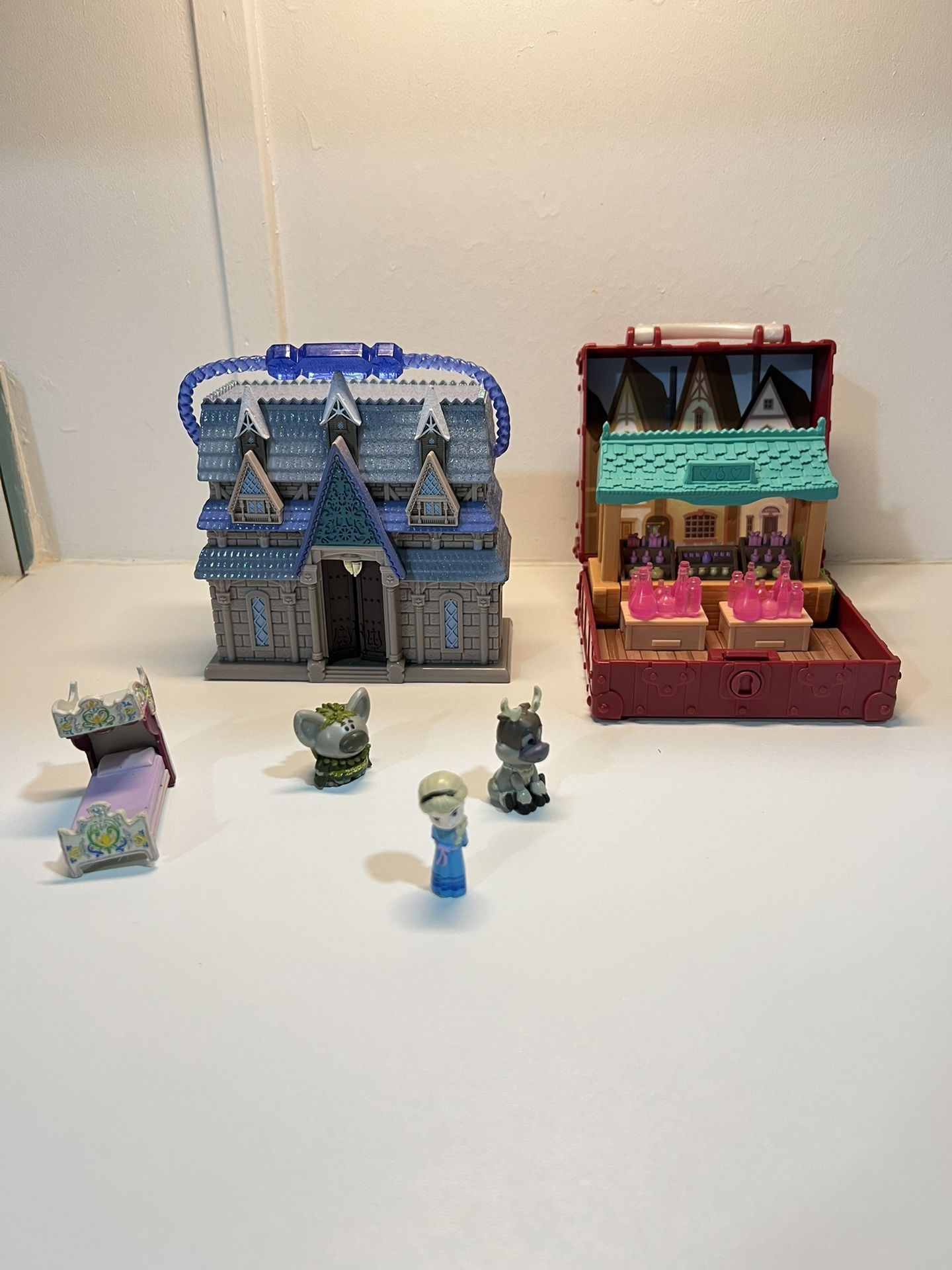 Disney Animators' Collection Castle Frozen Playset Incomplete
