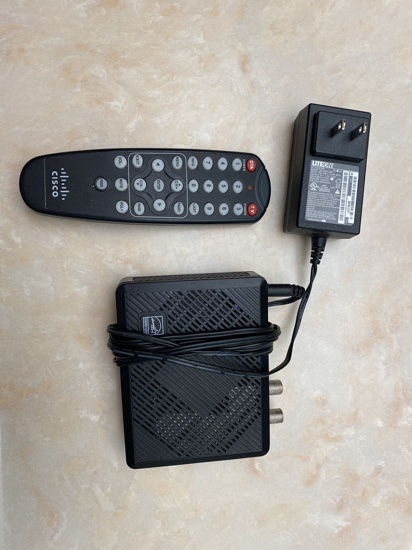 Cisco cable box with power cord and remote
