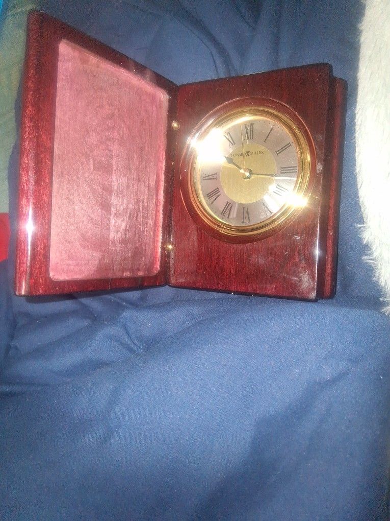 Howard Miller Rosewood Piano Portrait Clock