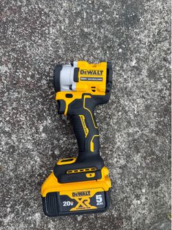 Herramientas taladro dewalt de impacto 3/8 con bateria de 5.0 150$