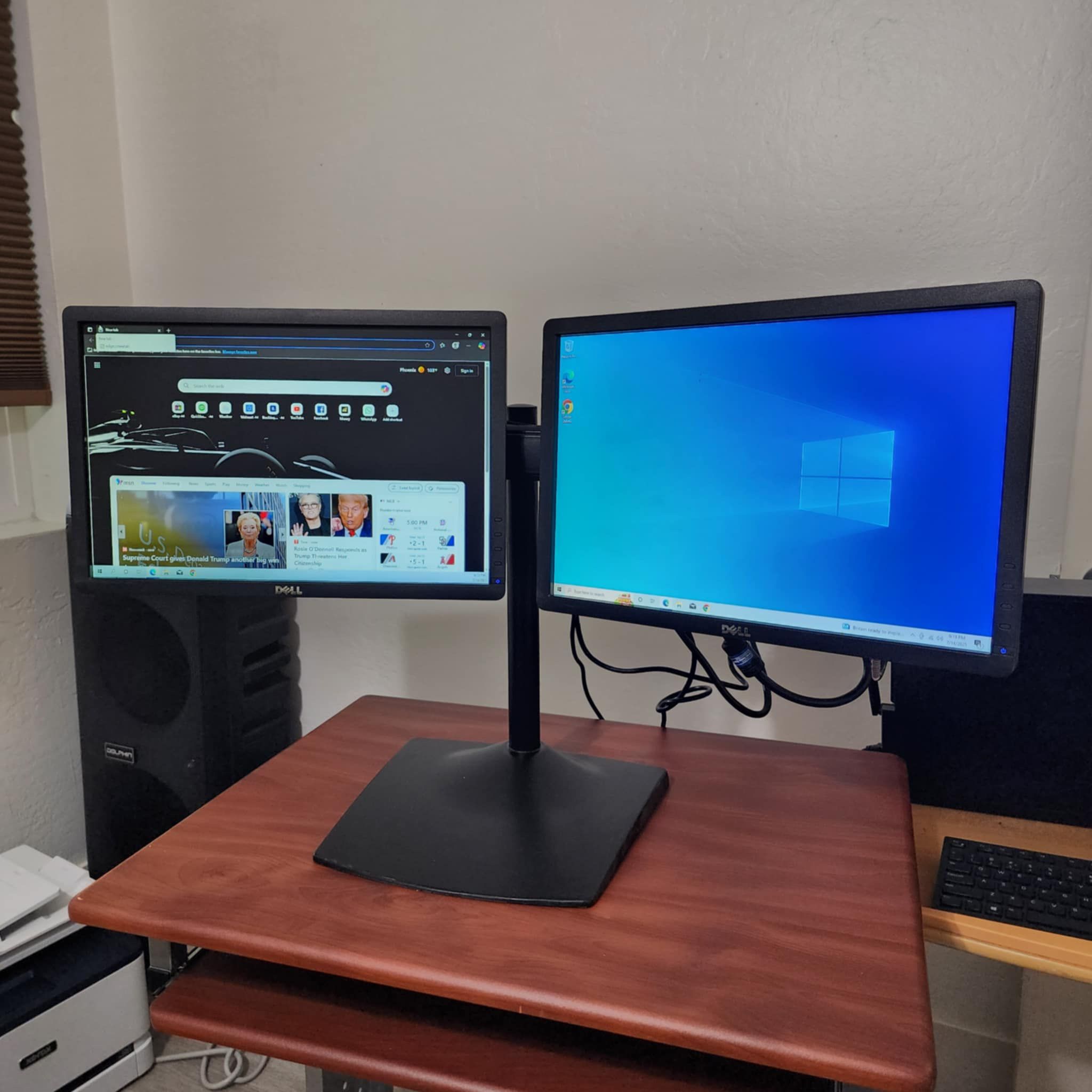 Dual Dell P1913b LED LCD Monitor- 19" VGA and display port. Nothing wrong