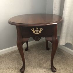 Night Stand Table / Side Table Refurbished 