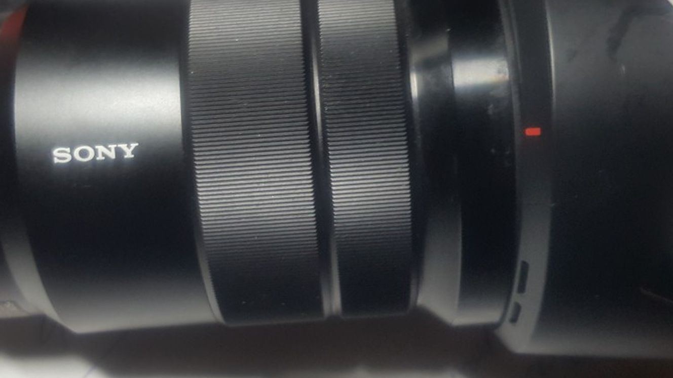 Sony 18 - 105 Mmm F4 Lens A-mount. Excellent Condition $380