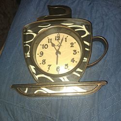 Westclox teacup and saucer wall clock vintage. Kingston MA