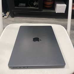 Apple MacBook Pro M3 pro 14in Space Black