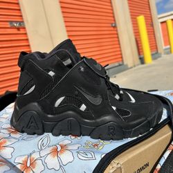 Nike Air Barrage Mid Size 8