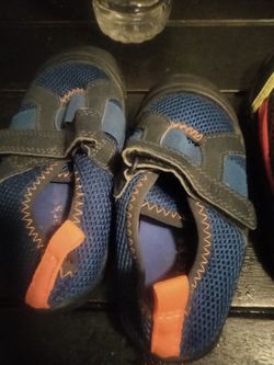 Carter's size 7 boys water shoes