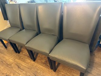 Set of 4 dining chairs