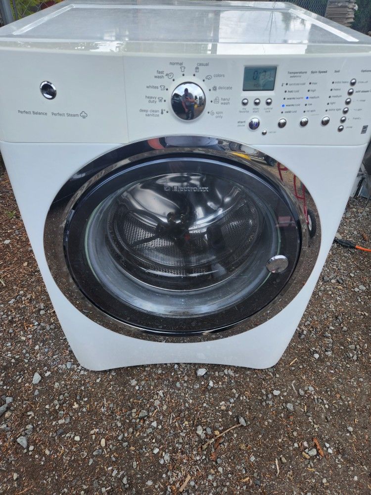 Electrolux Washing Machine With Pedestal