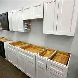 I’m Jon Green, Wayne’s Home Sales Representative🌟Wholesale Kitchen Cabinets Wall Base Vanity Pantry Sink Base Blue White Gray Shaker In Stock