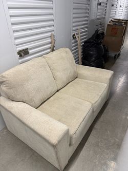 Cozy Cream Sofa – Great Condition