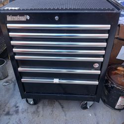 International 7 Drawers Tool Box.