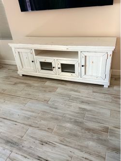 Tv console
