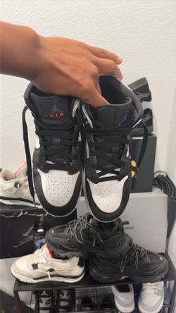 Jordan 1 Mid SE Purple