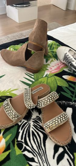 Women’s shoes size 8M