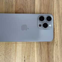 iPhone 15 Pro Max 512 GB