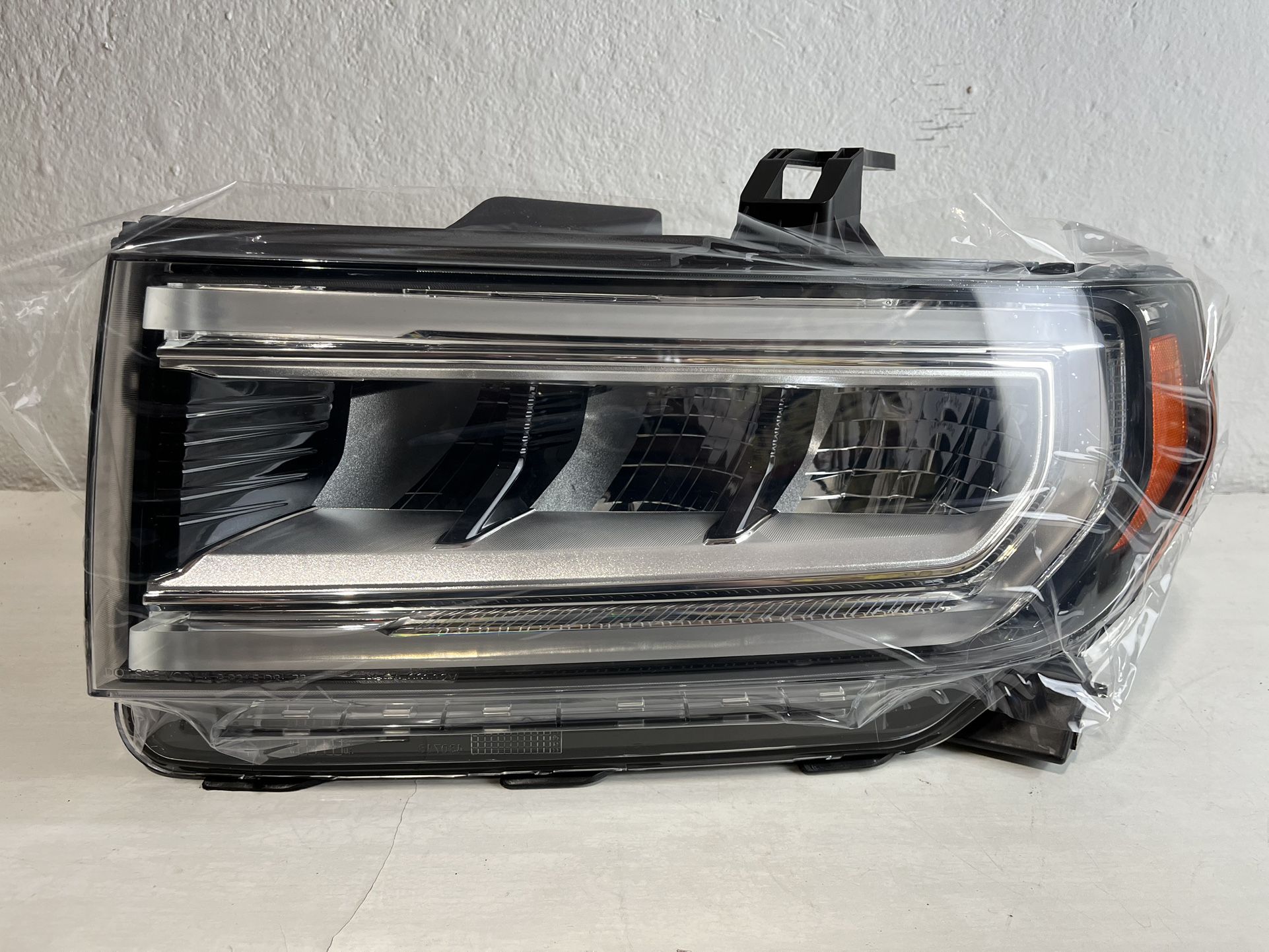 2020 2021 2022 2023 GMC ACADIA FRONT LEFT DRIVER SIDE LED HEADLIGHT