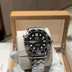Omega Men’s Mechanical Watch With Box New 
