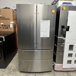 NEW LG REFRIGERATOR IN STAINLESS STEEL