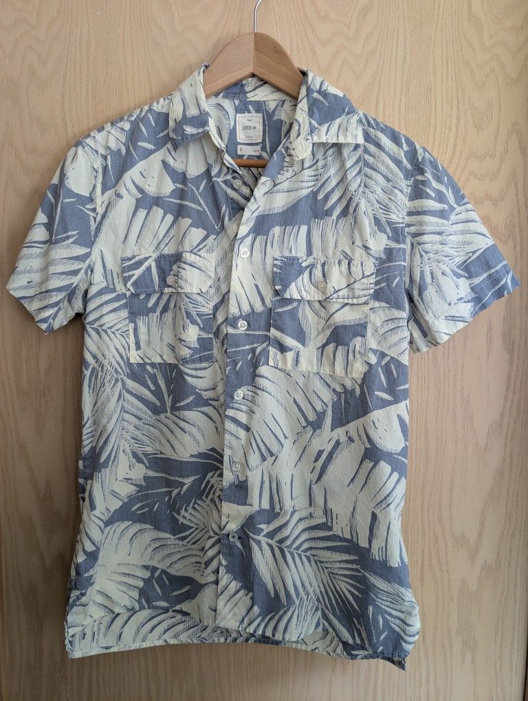 EUC Gap Lived-In Short Sleeve Hawaiian-Style Shirt - Men's Small