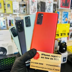 Samsung S20 FE Unlocked Like New !