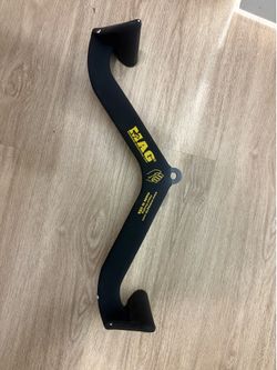 MAG medium neutral grip lat pull down