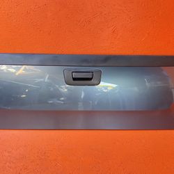 2007 2008 2009 2010 2011 2012 2013 GMC Sierra SLT 1(contact info removed) 3500 Tailgate OEM