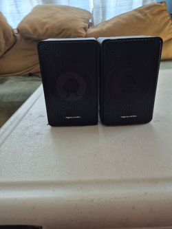 SPEAKER REALISTIC 8 OHMS 15 WATTS (MAX)