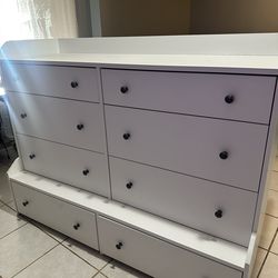 Dresser 8 drawers