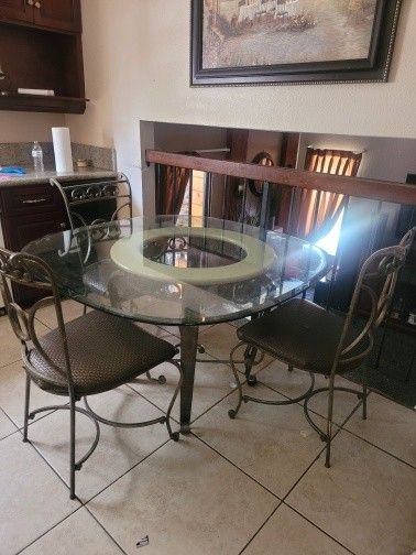 Kitchen Table Great Condition $50