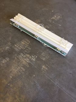 Blind off white