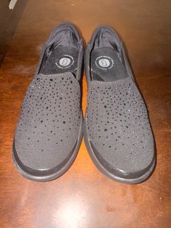 Women black shoes on sale size 6.5!!