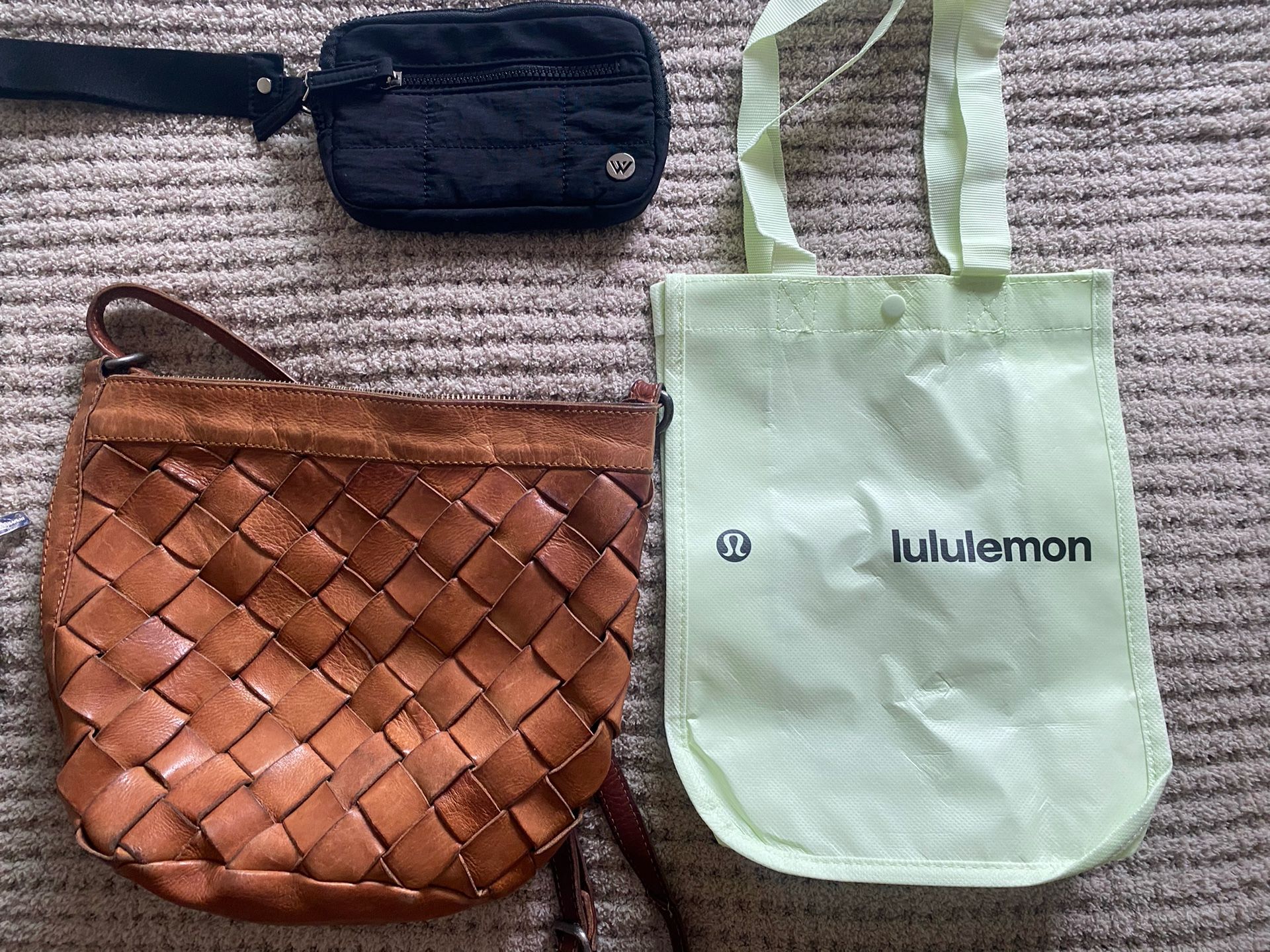 Various Bags Purses & Wristlets 👛
