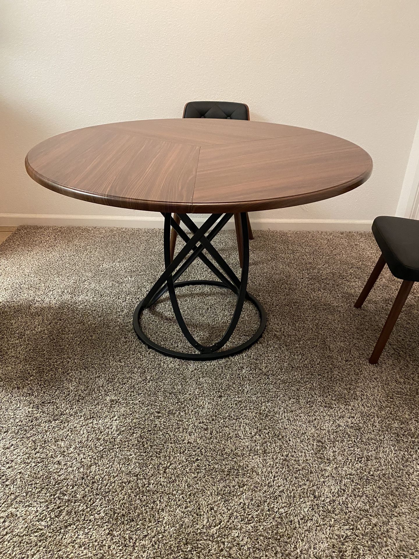 Dining Table (Round)