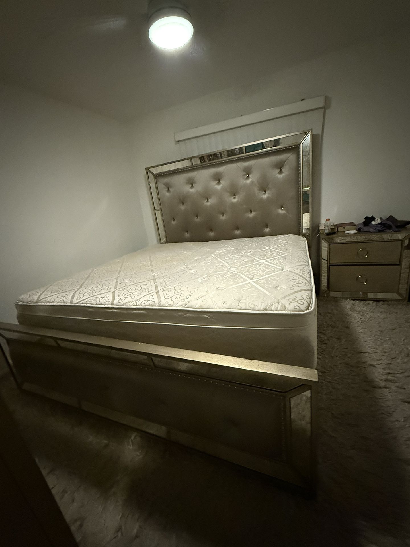4 Piece Bedroom Set- KING BED