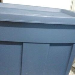 Rubbermaid 18-Gallon Roughneck tub - Blue