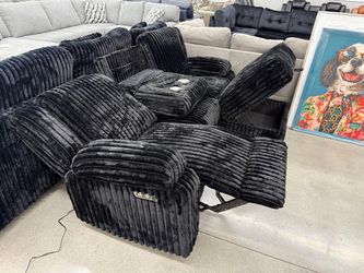 Sectional With Power Recliner and Storage Chaise š¤