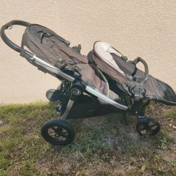 City Select Double Stroller With Board by Baby Jogger