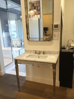 Devon & Devon Carrara Console pedestal
