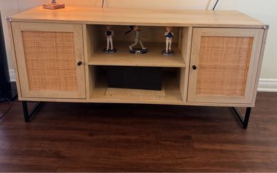 ENTERTAINMENT CENTER