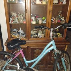 Hutch 259.99 Obo Please Hutch Includes All Antick Class Belongings